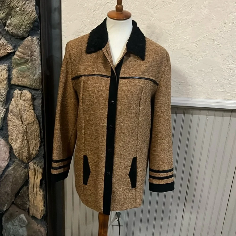 CLICK Jacket - Picture 1 of 5